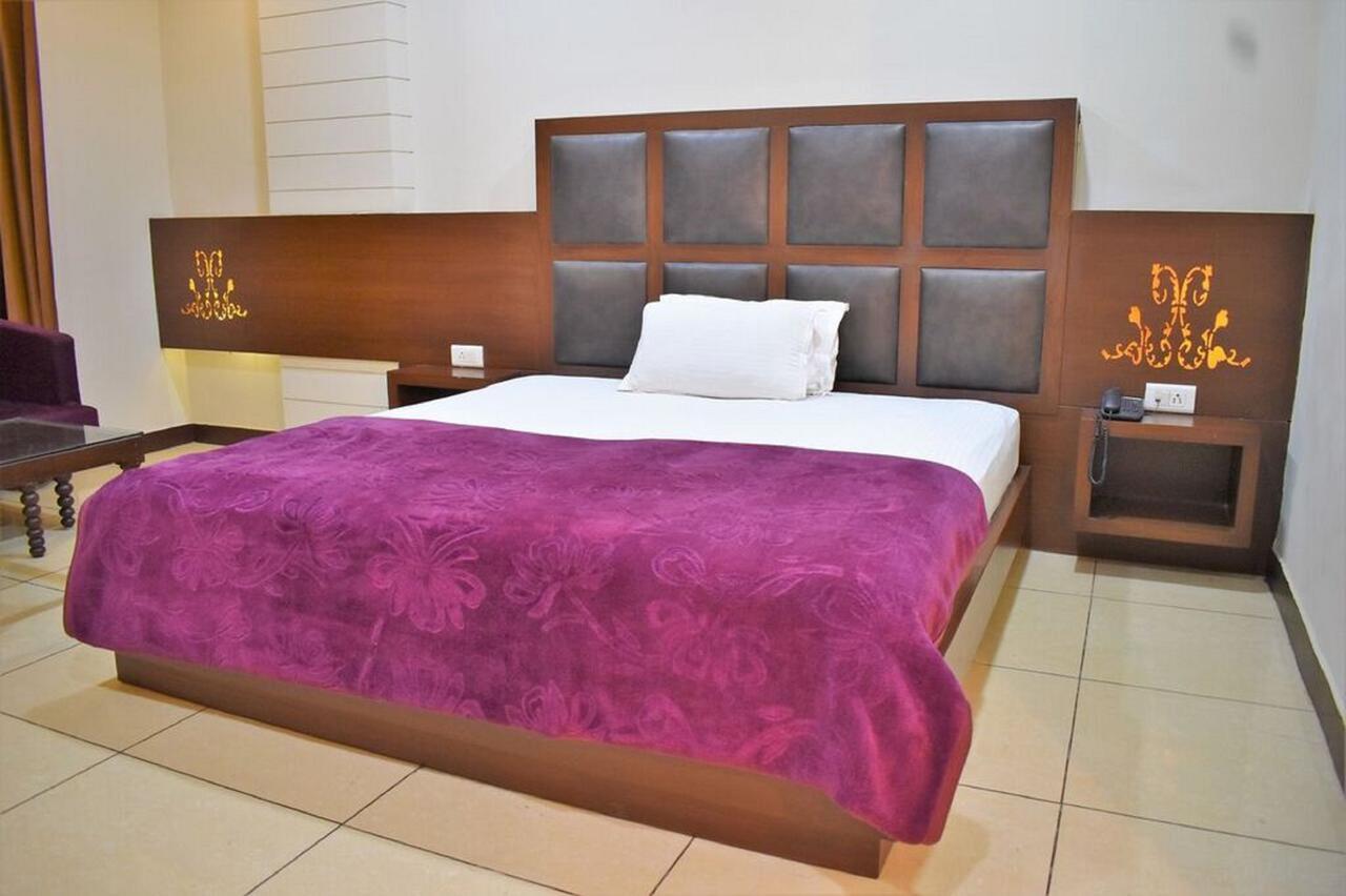 Hotel Ashish Continental Фагвара Екстер'єр фото